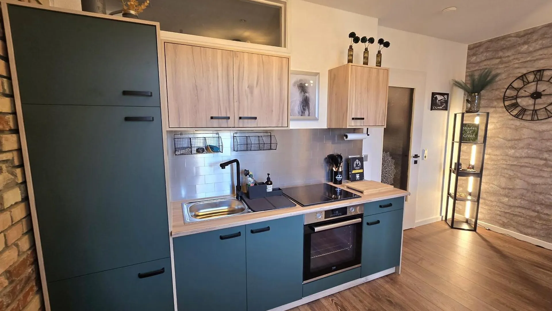 Fifty Shades Of Green P18 Apartment Dresden